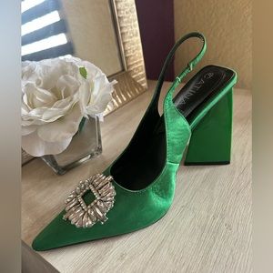 Green heels 💚